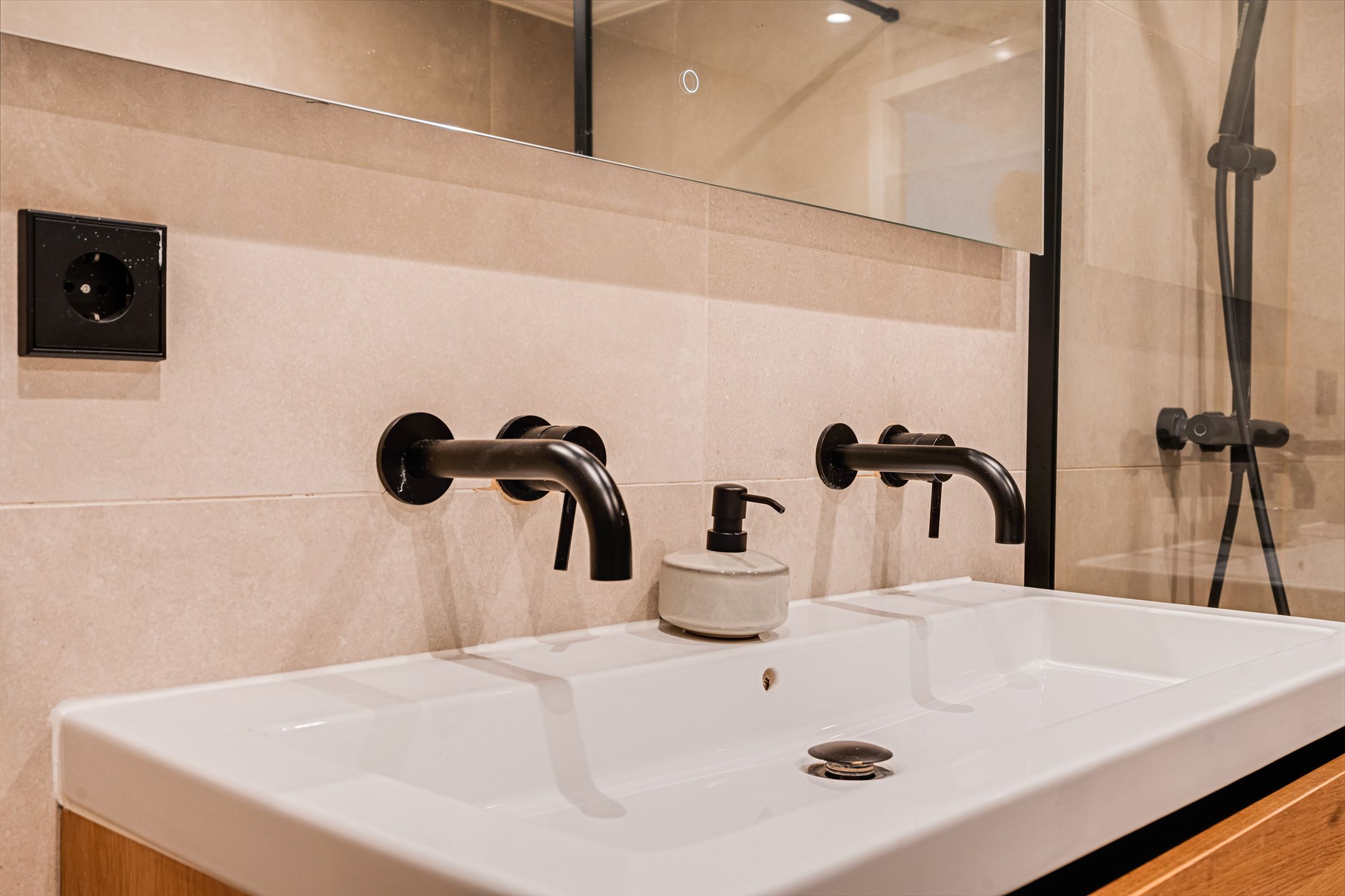 Foto 15 van Oostenburgervoorstraat 286