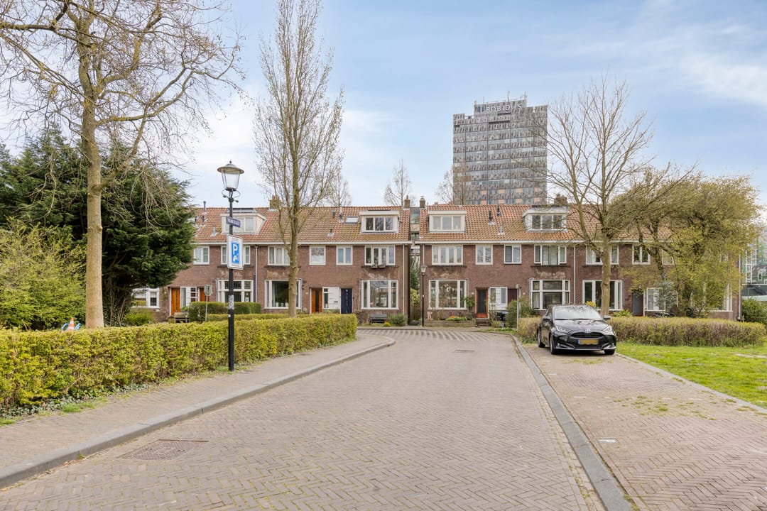 Charming 1930s Family Home in Heart of Zaandam — 38