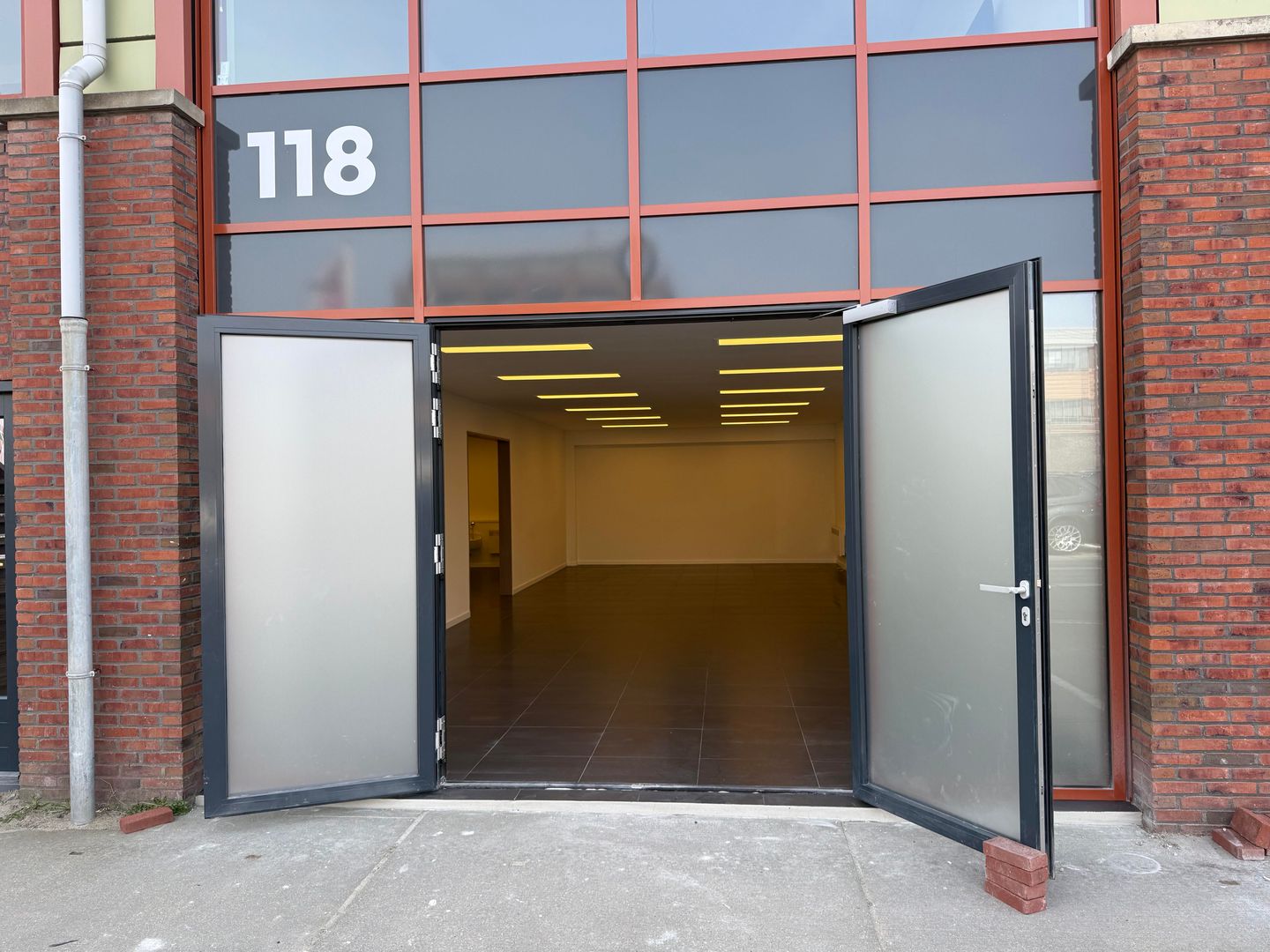 View photo 2 of Hellingweg 118