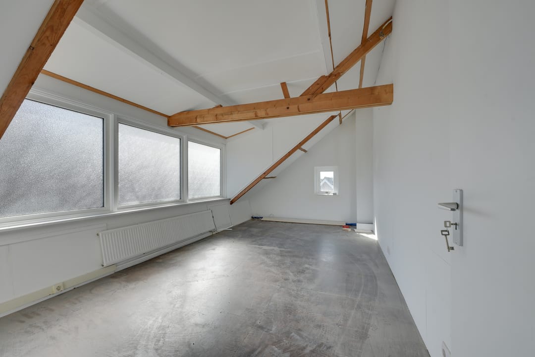 Unique Combined Living and Working Property with Large Garage in Oudkarspel — 14