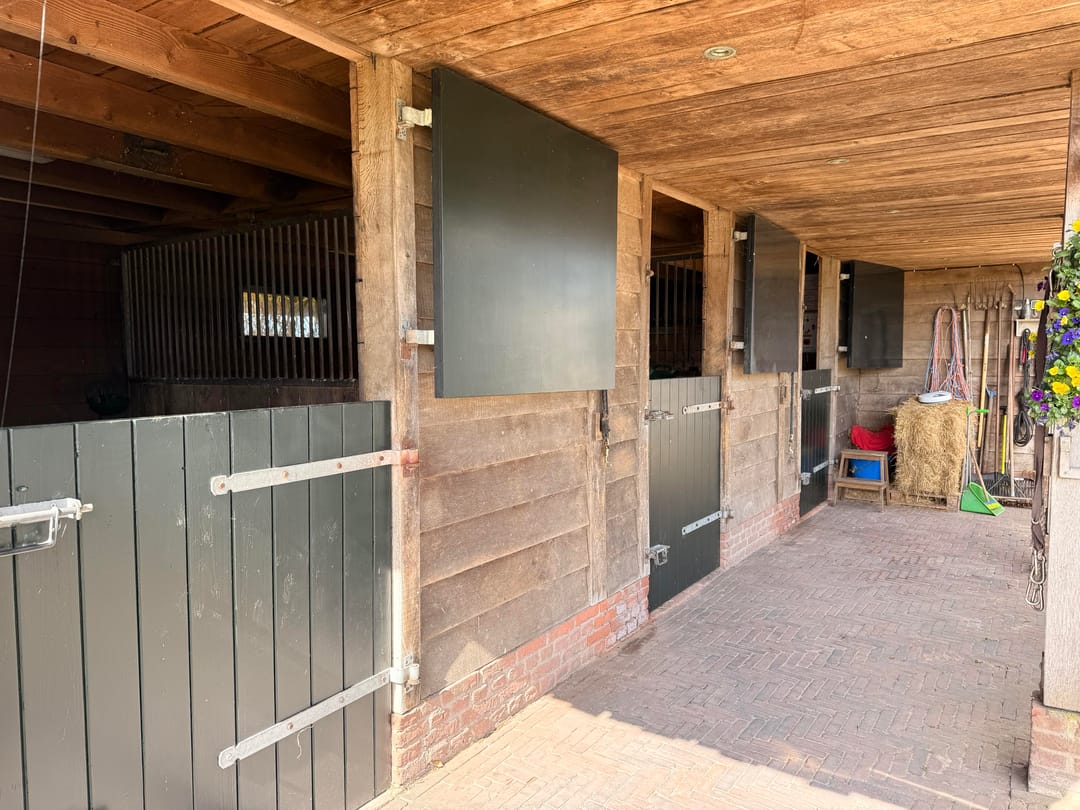 Charmante woonboerderij met gastenverblijf en paardenfaciliteiten op ruim 3 hectare — 83