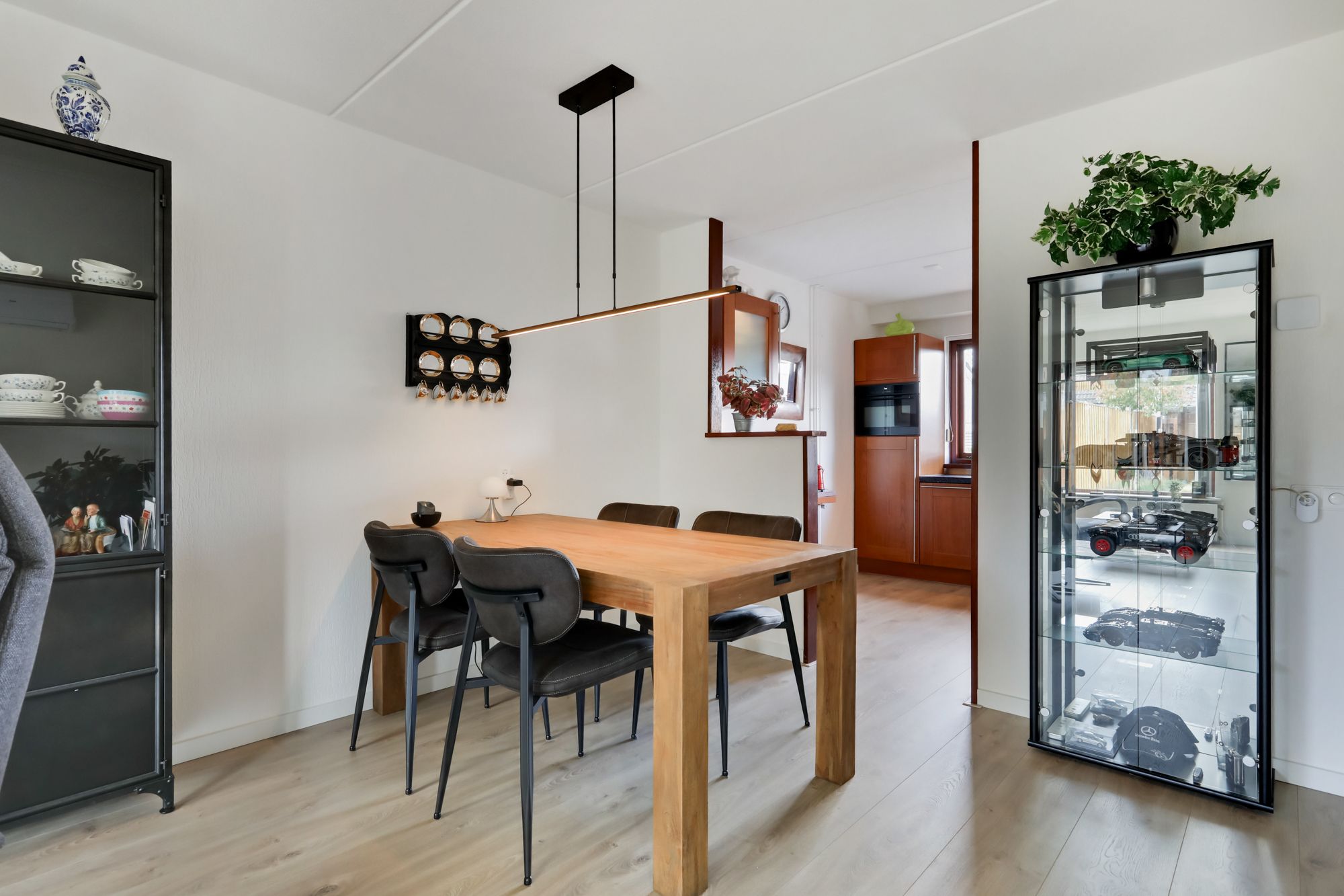 Well-maintained semi-detached home with garden and courtyard location — 16