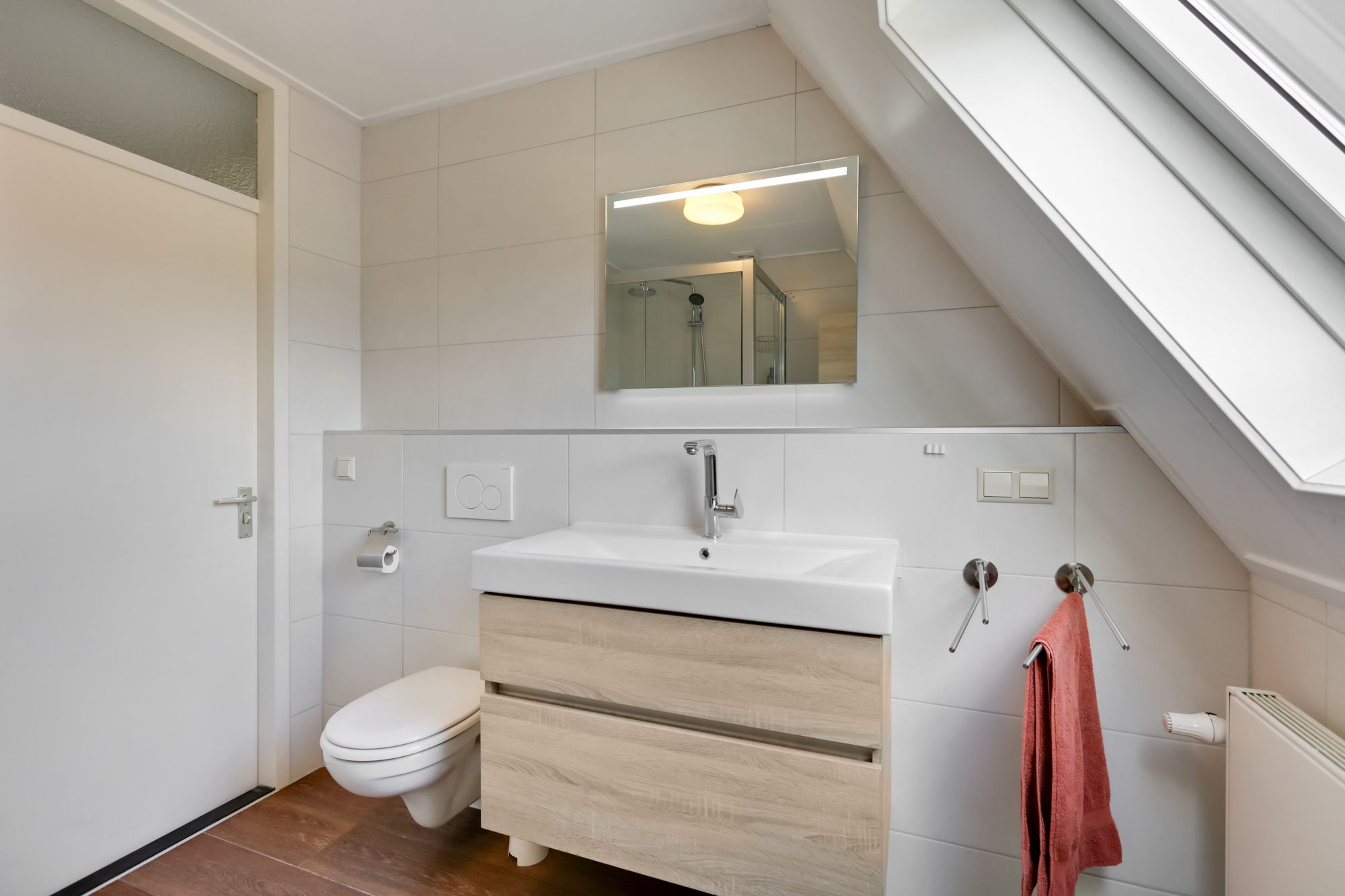 Well-maintained semi-detached home with garden and courtyard location — 26