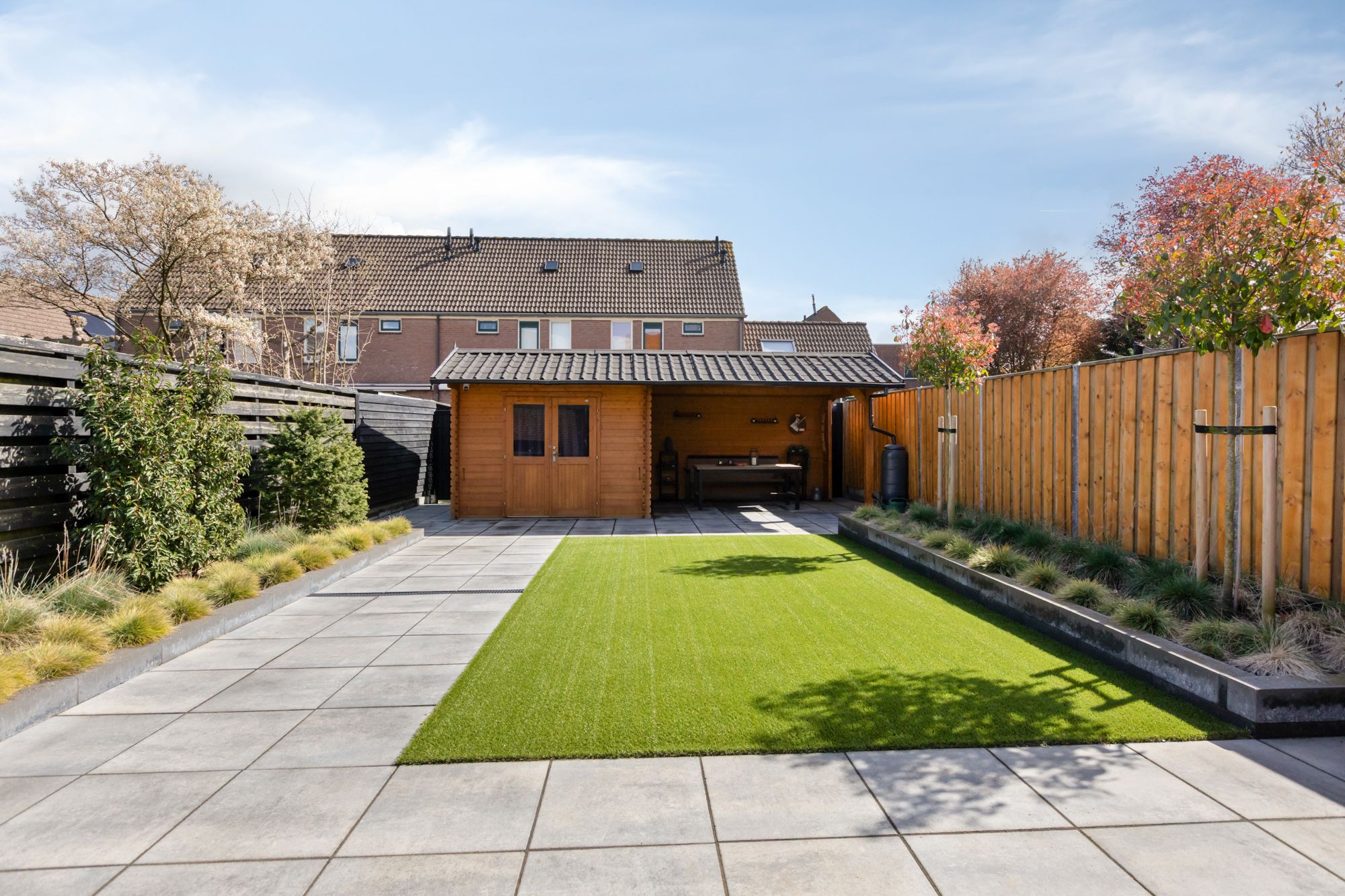 Well-maintained semi-detached home with garden and courtyard location — 38