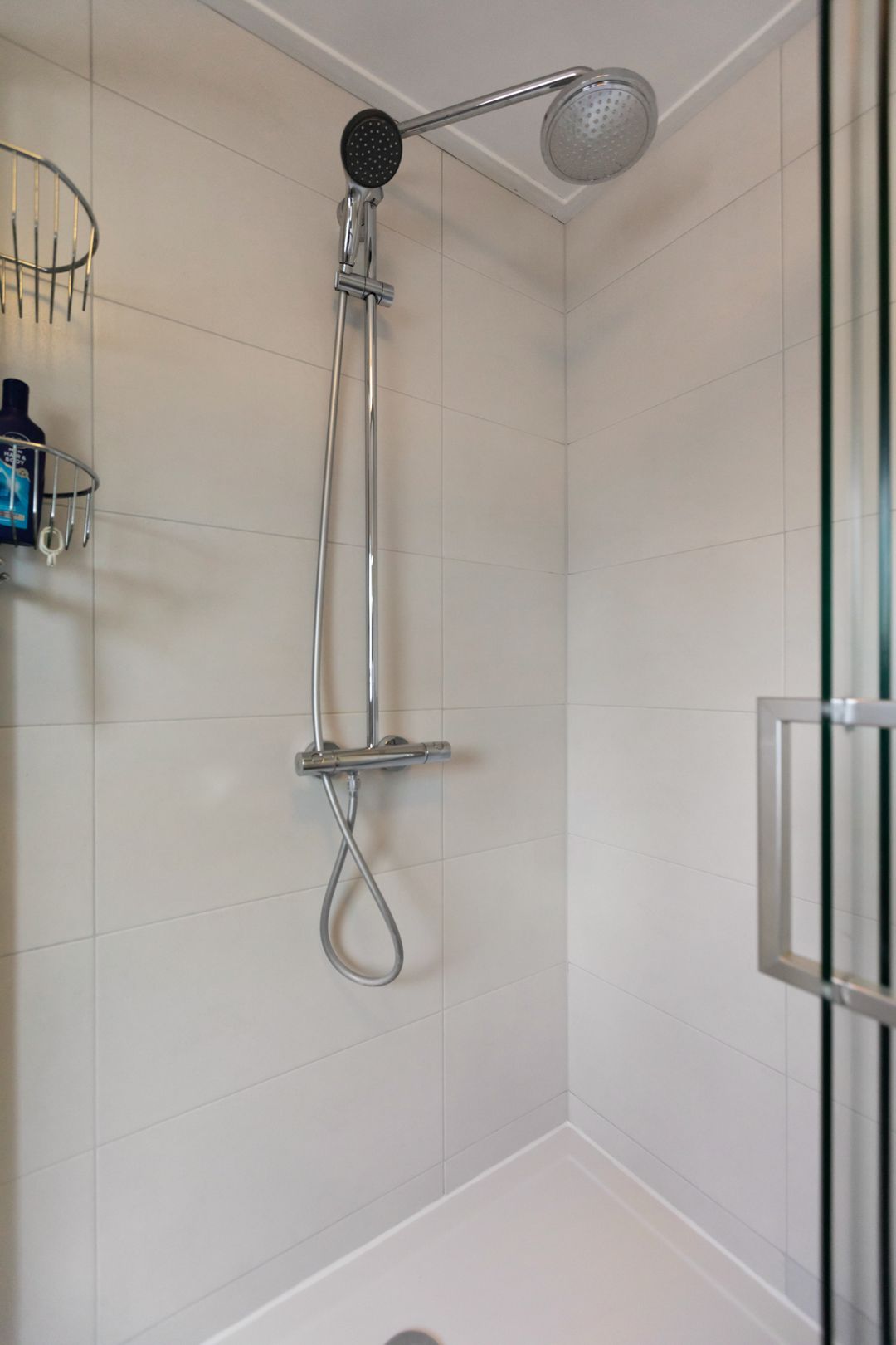 Well-maintained semi-detached home with garden and courtyard location — 27