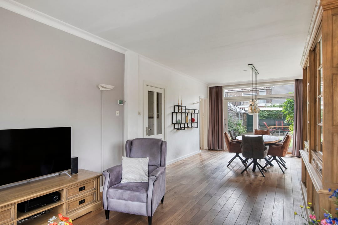 Foto 13 van Erasmusstraat 4