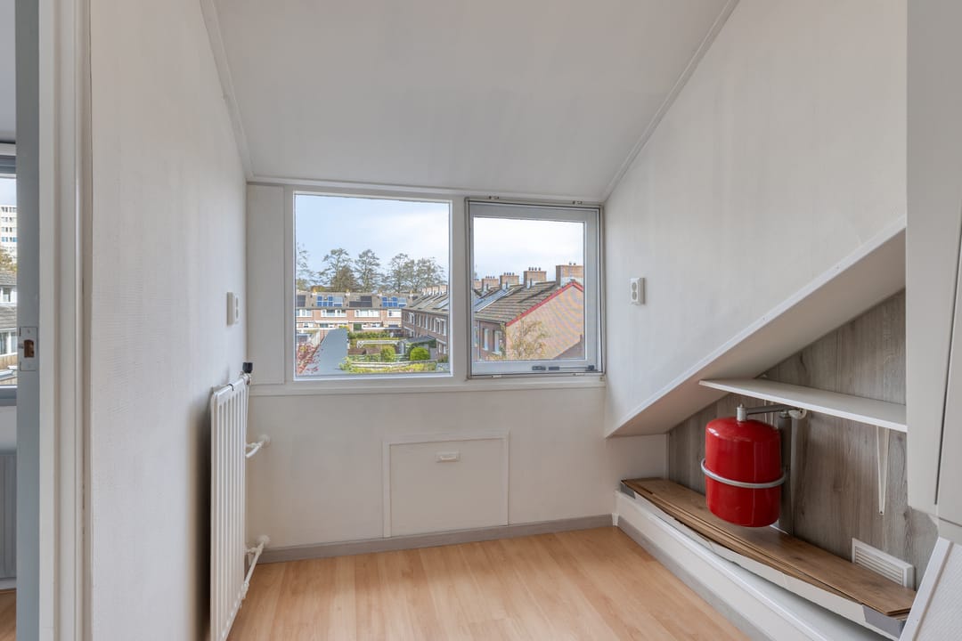 Charming, move-in ready end house in family-friendly Goes-Zuid with 4 bedrooms — 32