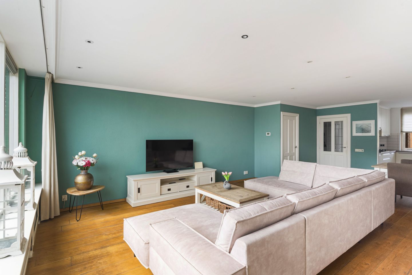 Foto 10 van Haarmos 10