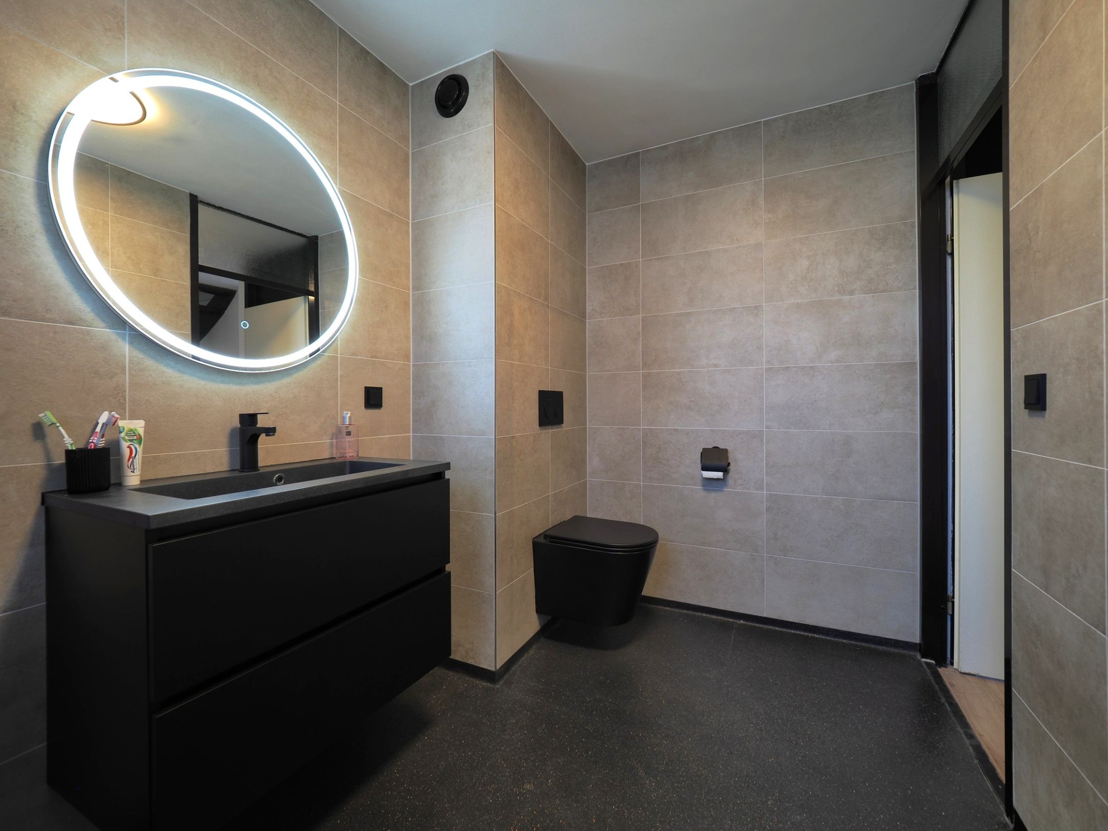 Photo 30 of IJspolderweg 7