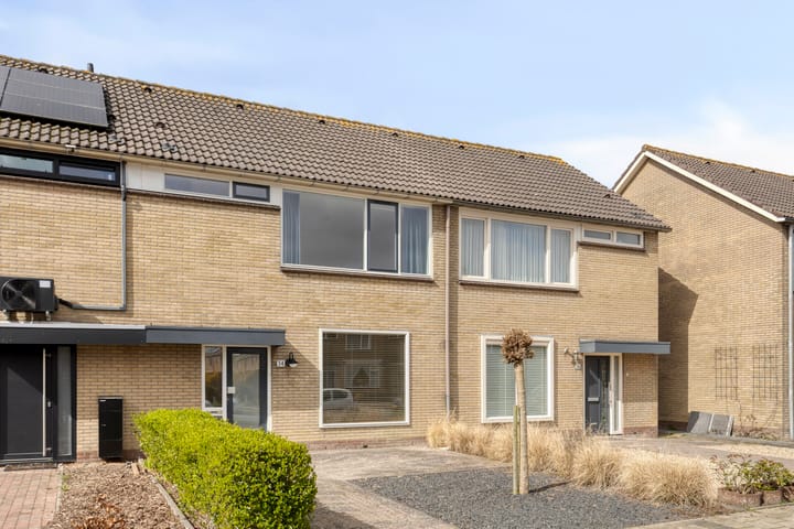 Photo 3 of Van Hogendorplaan 34