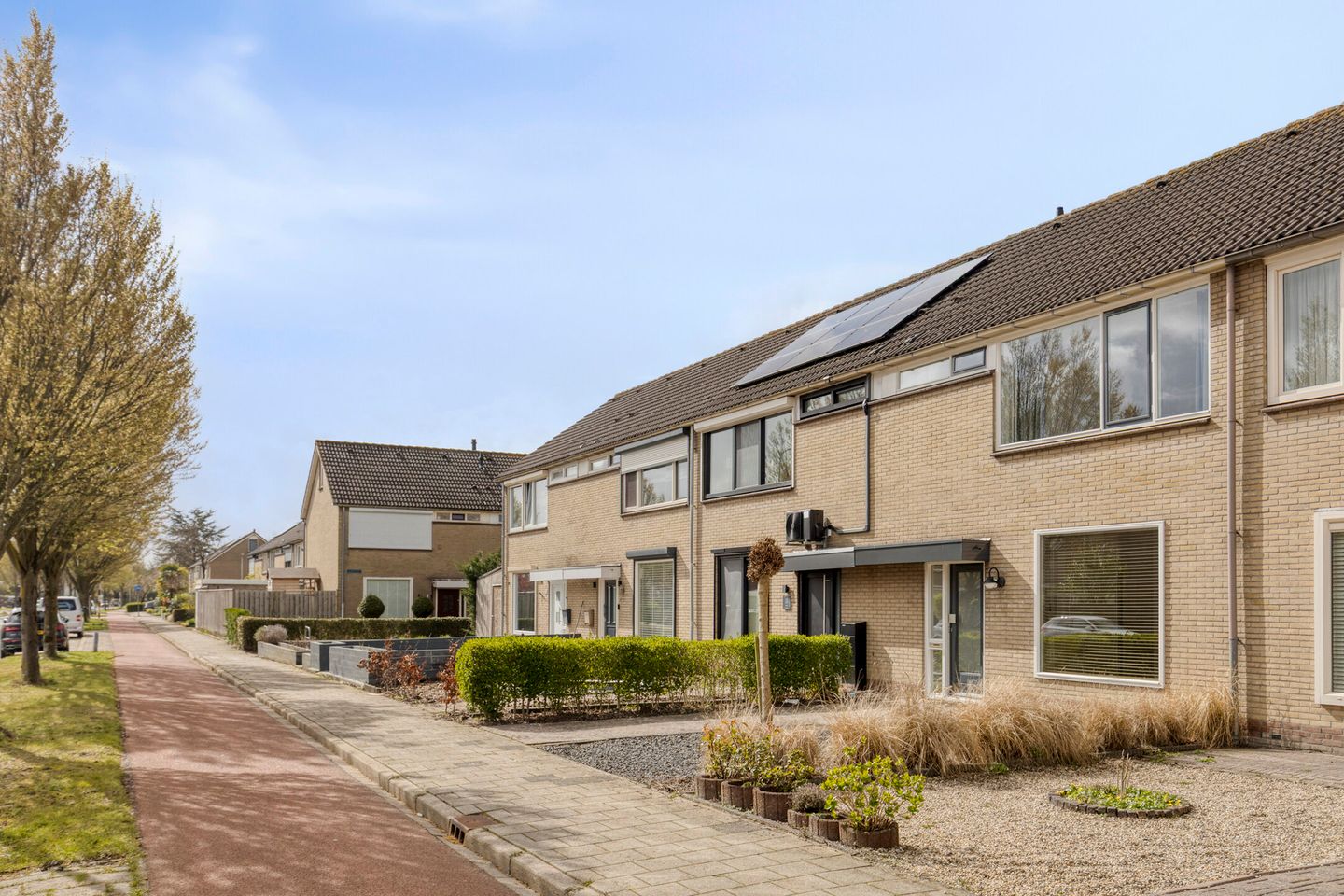 Photo 4 of Van Hogendorplaan 34