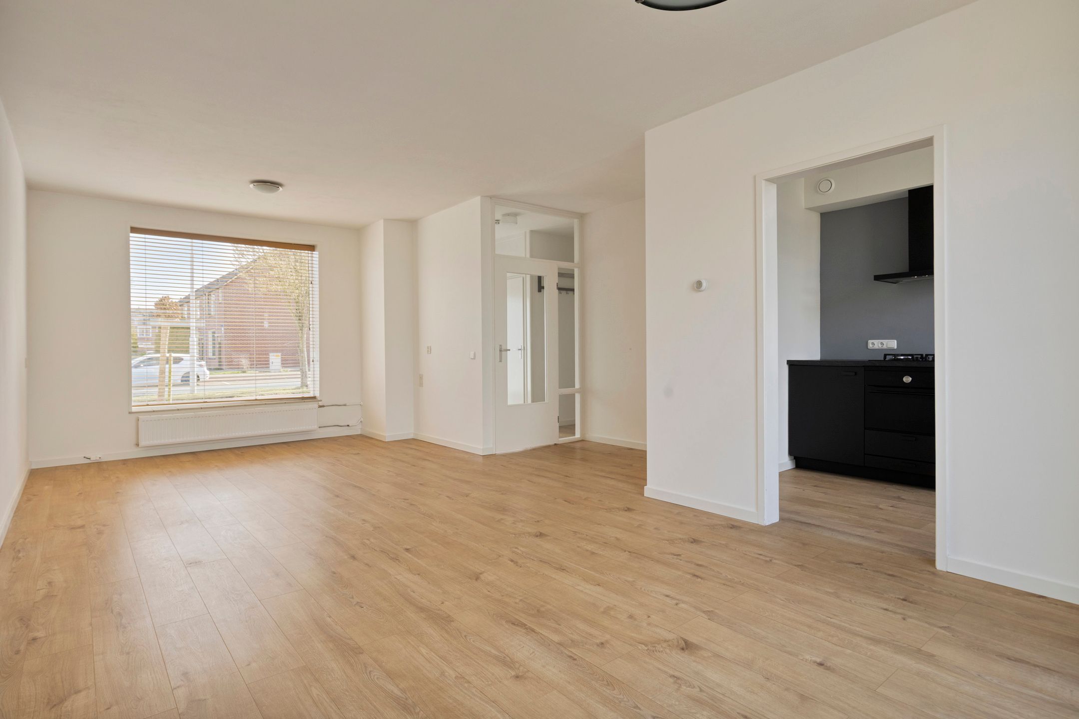 Photo 12 of Van Hogendorplaan 34