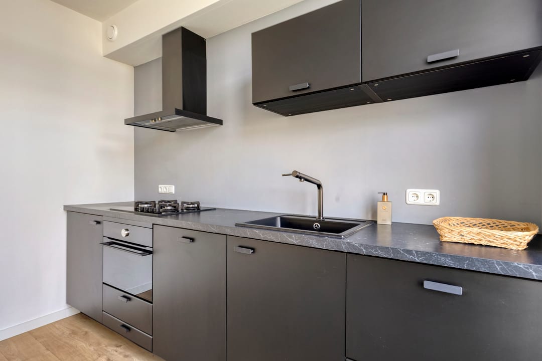 Photo 16 of Van Hogendorplaan 34