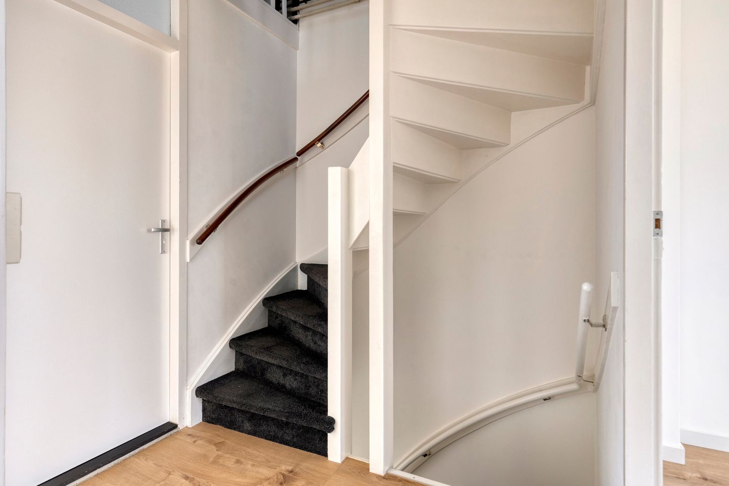 Photo 19 of Van Hogendorplaan 34