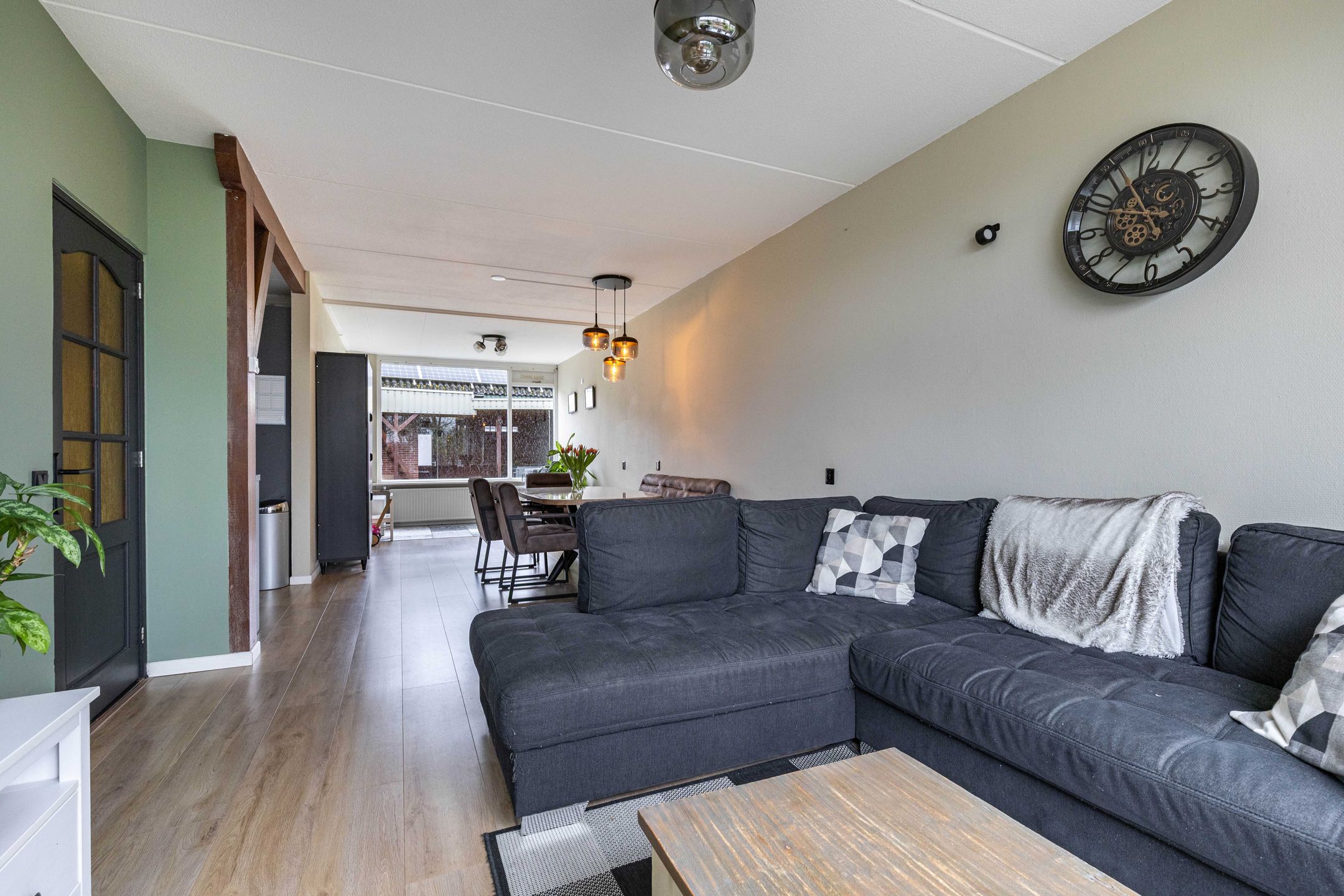 Spacious corner house with 4 bedrooms, carport and extended living area near village centre — 12