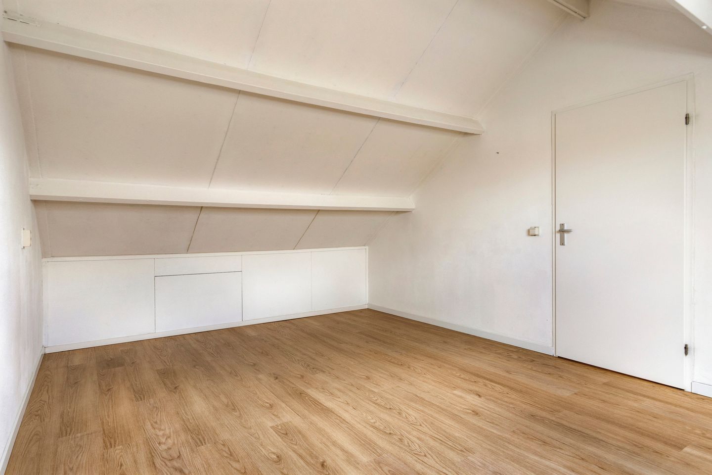 Photo 29 of Van Hogendorplaan 34