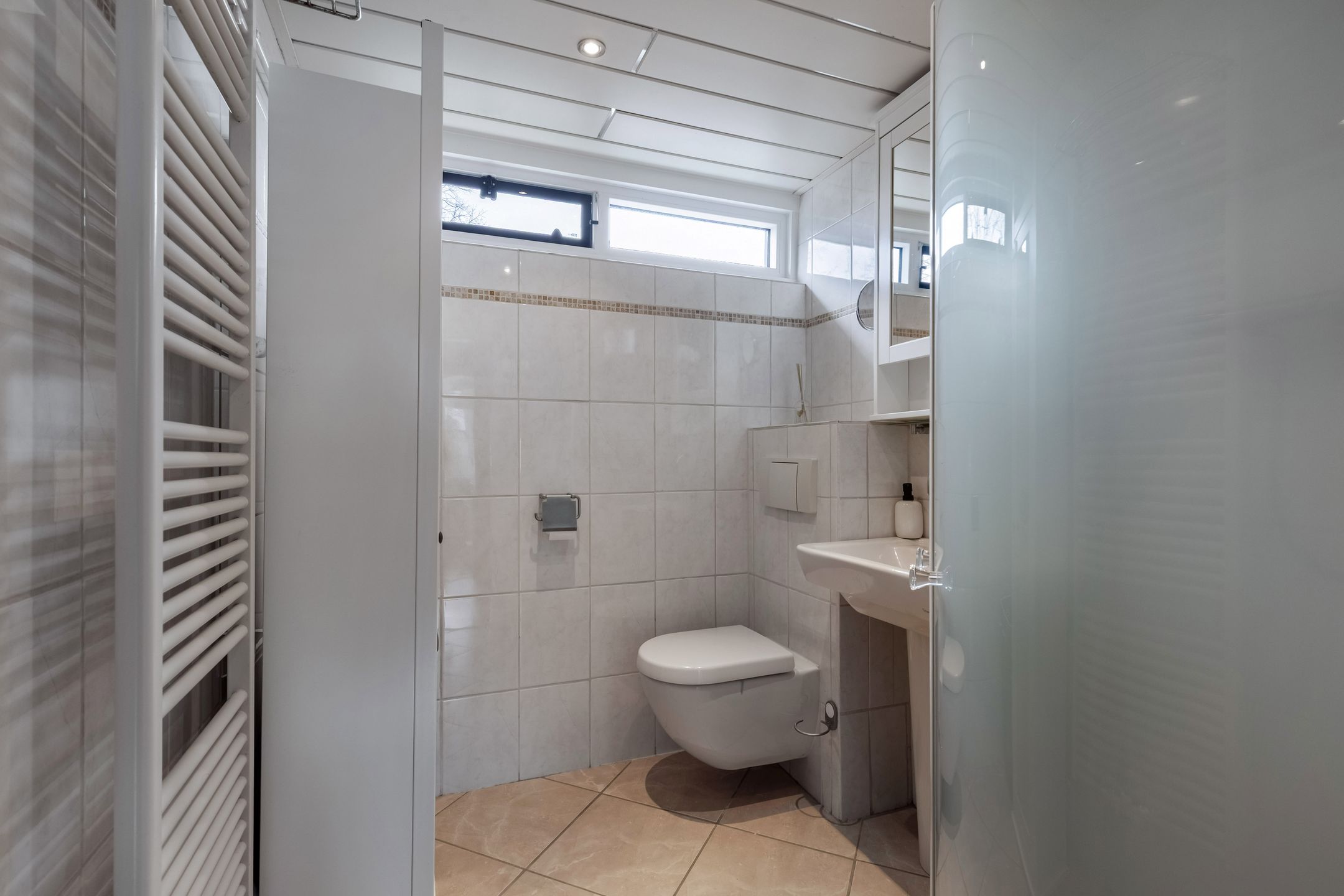 Spacious corner house with 4 bedrooms, carport and extended living area near village centre — 26