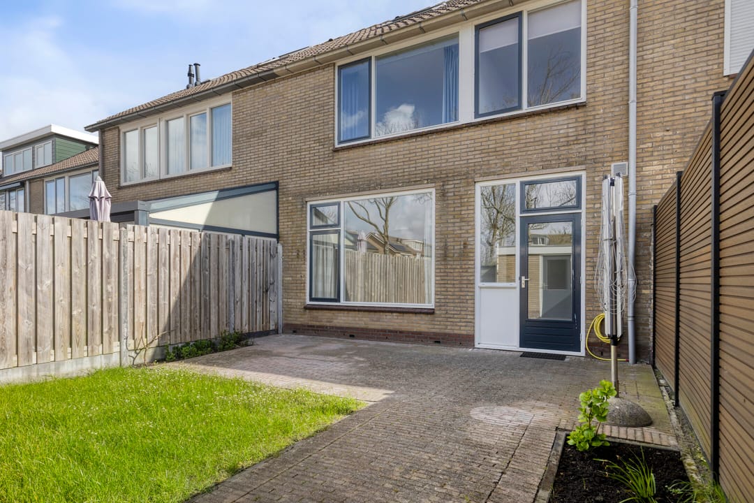 Photo 32 of Van Hogendorplaan 34