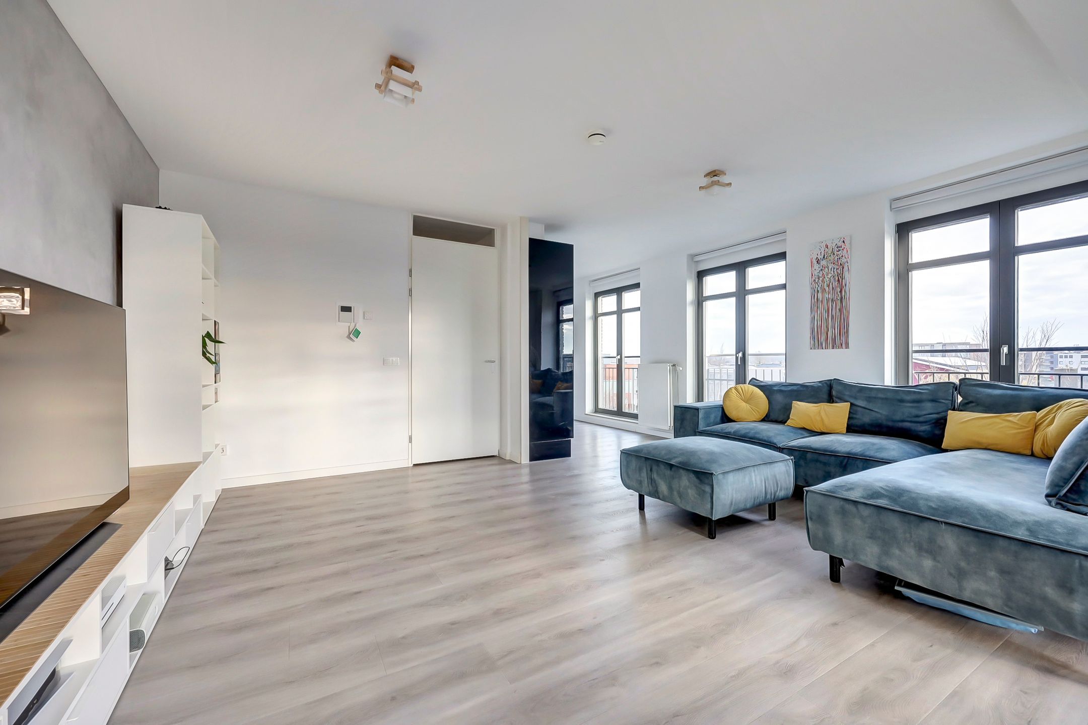 Spacious Penthouse with South-Facing Balcony and Canal Views in Almere Poort — 14