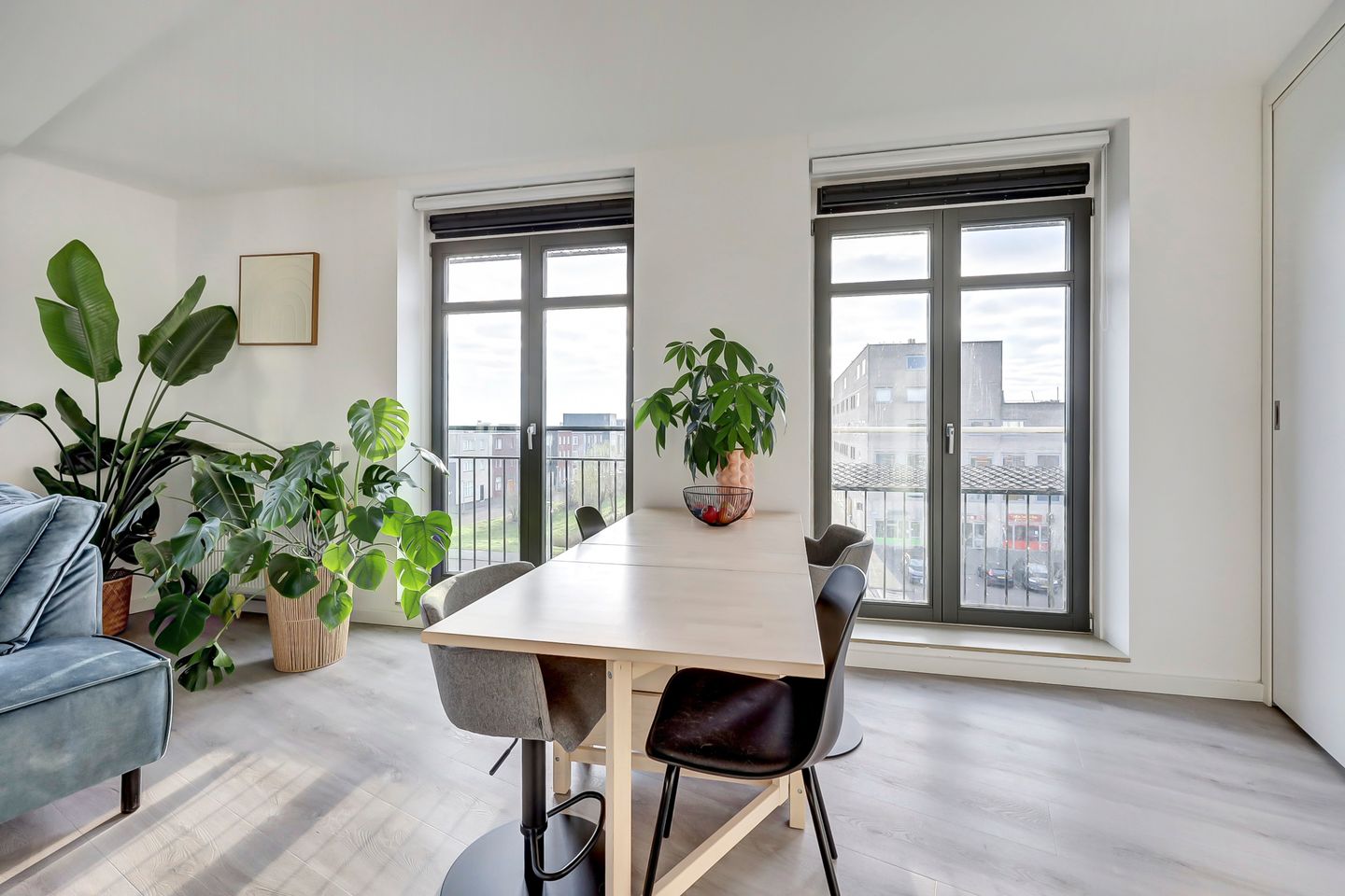 Spacious Penthouse with South-Facing Balcony and Canal Views in Almere Poort — 16