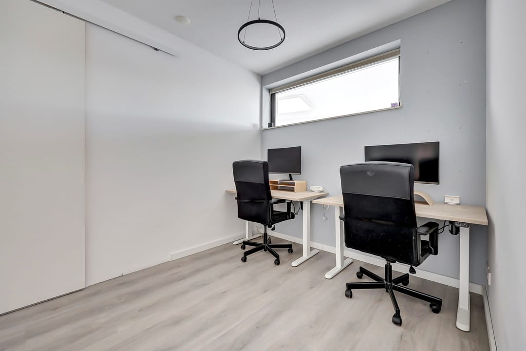 Spacious Penthouse with South-Facing Balcony and Canal Views in Almere Poort — 22