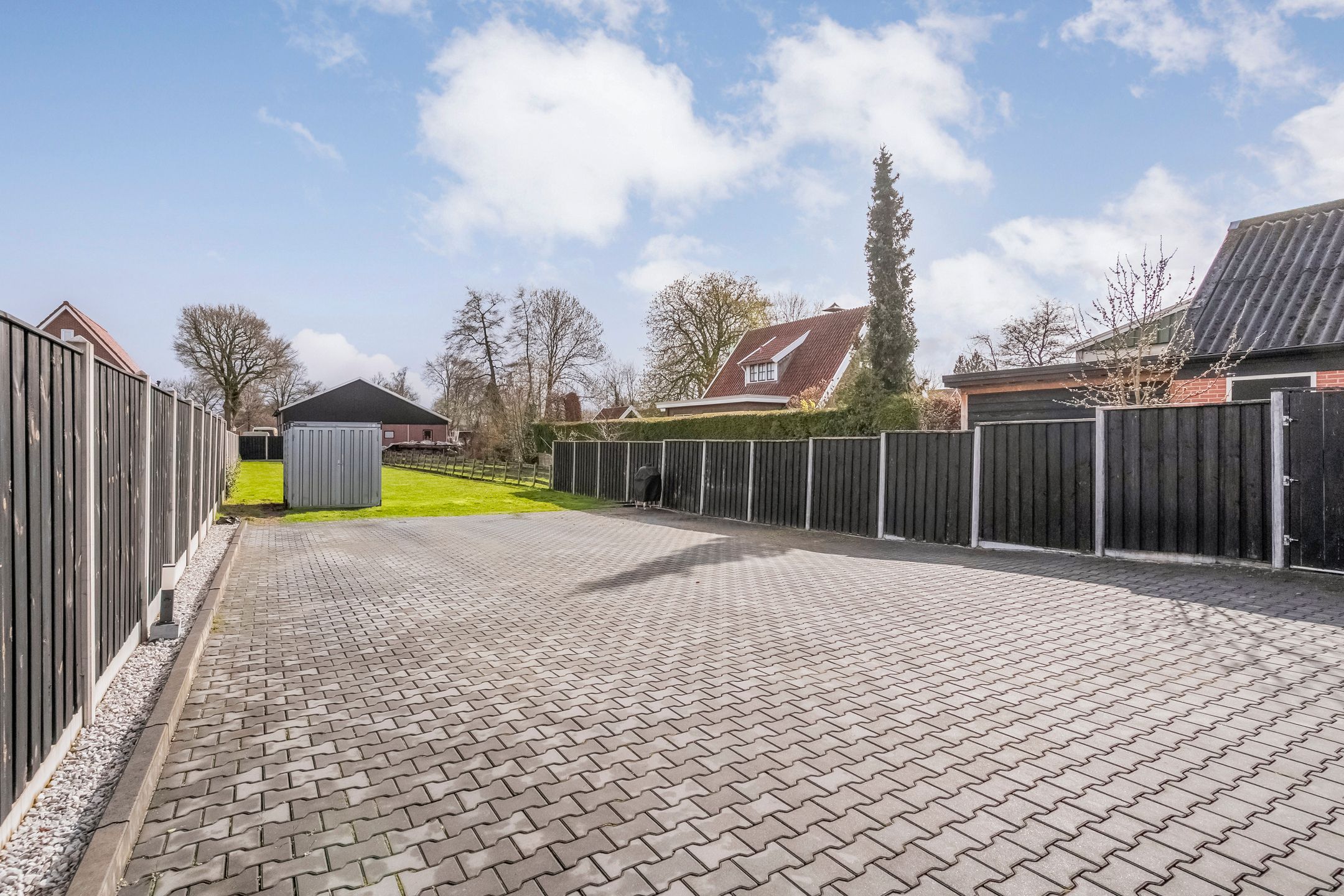 Photo 39 of Westeinde 469