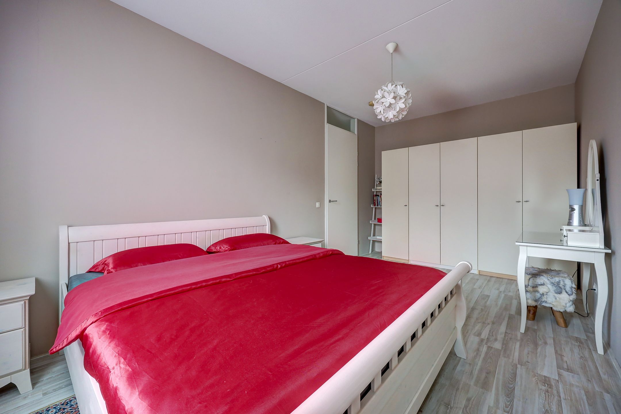 Foto 21 van Kurt Schwittersstraat 10