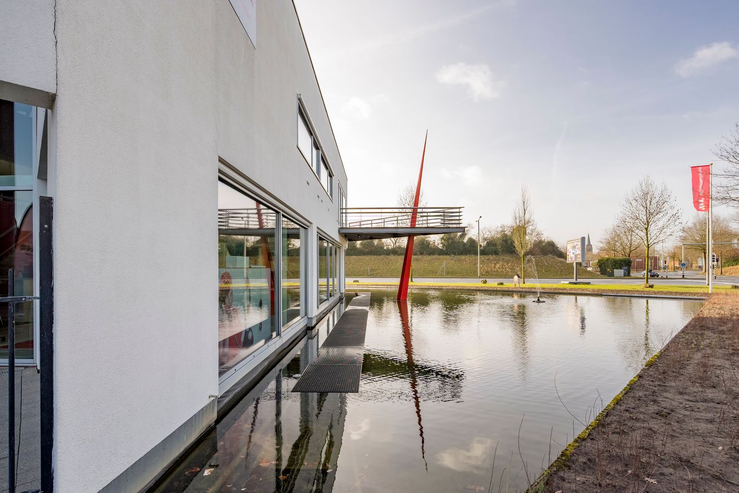 Bekijk foto 2 van Satelliet 7