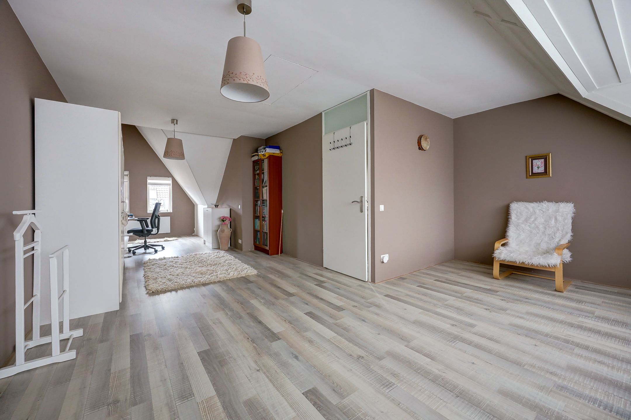 Foto 36 van Kurt Schwittersstraat 10