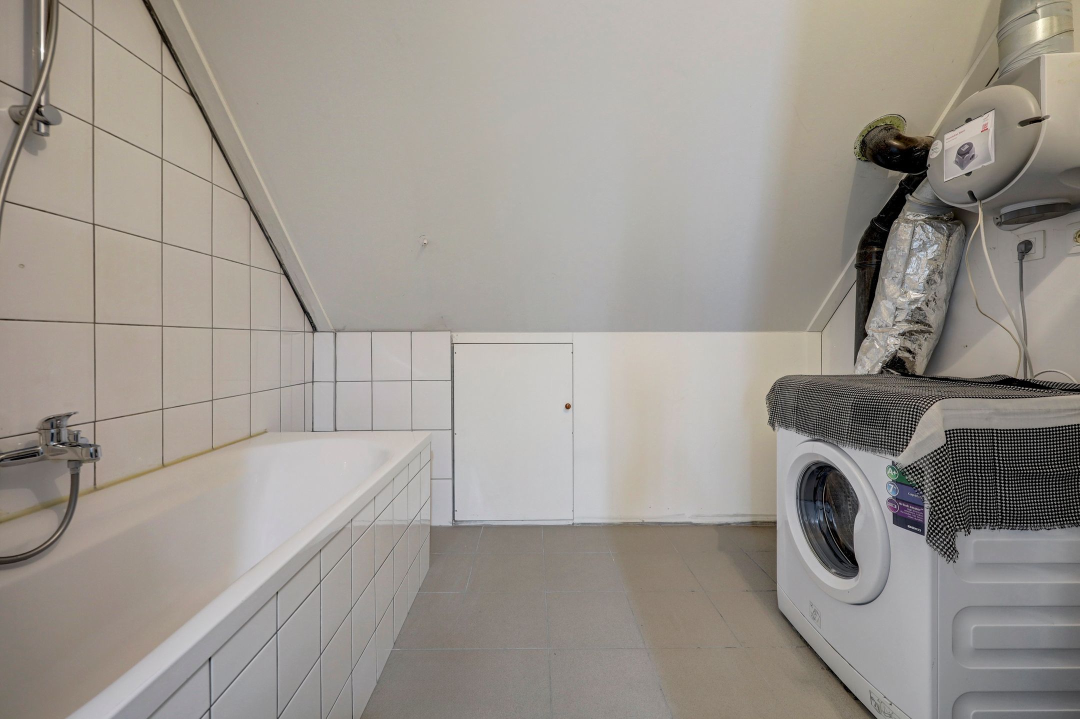 Foto 45 van Kurt Schwittersstraat 10