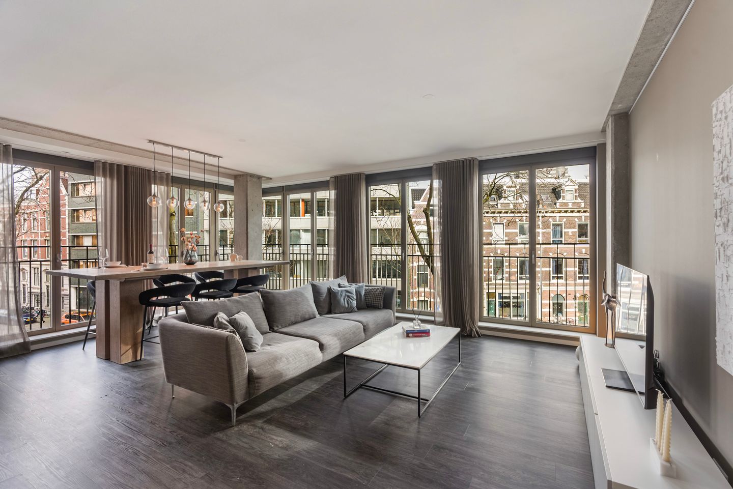 Foto 1 van Van Vollenhovenstraat 3-205