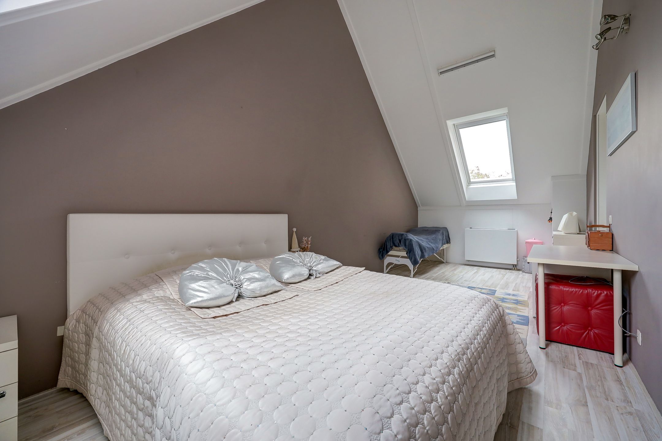 Foto 42 van Kurt Schwittersstraat 10