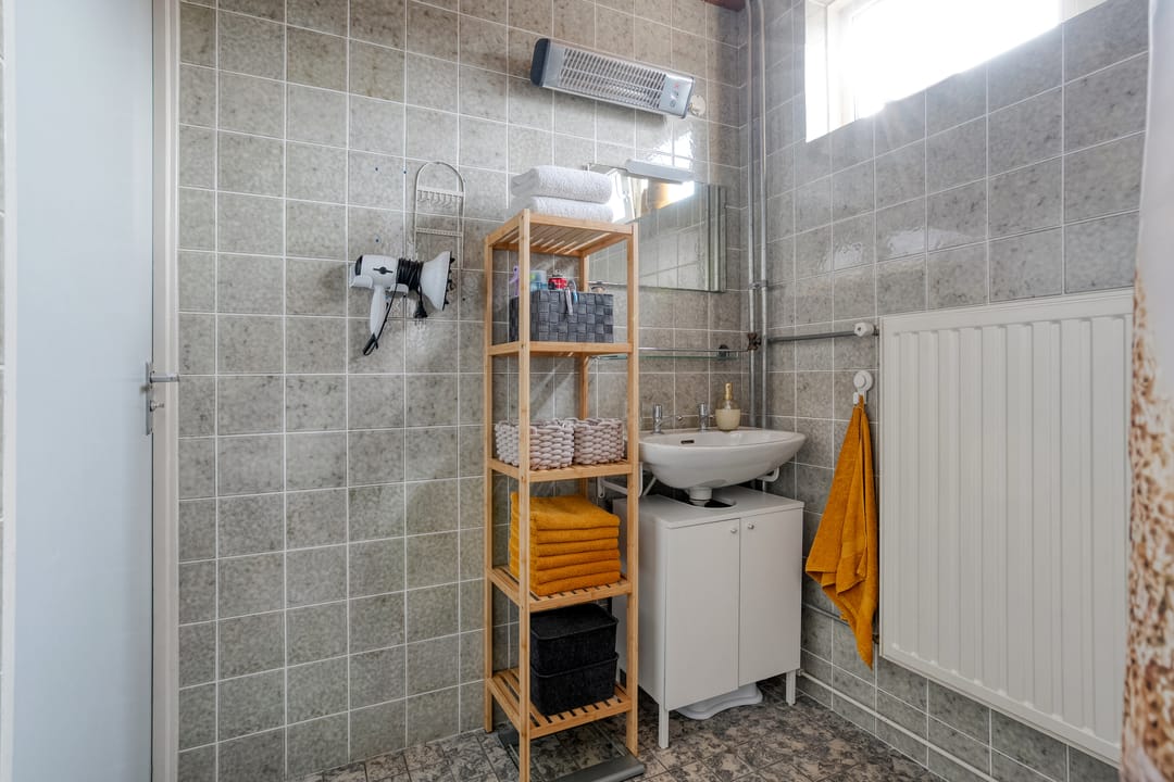 Spacious semi-detached family home with garage in Hellendoorn — 23