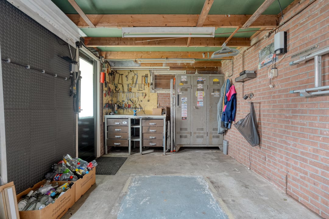 Spacious semi-detached family home with garage in Hellendoorn — 37