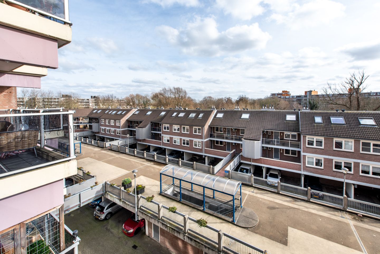 Spacious 4-room apartment with two balconies in green Molenwijk — 19