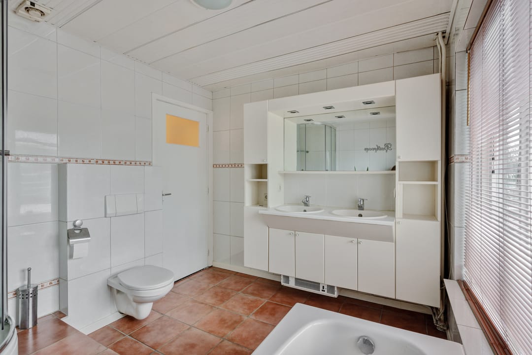 Semi-detached home with ground floor bedroom and versatile annex in Uden — 22
