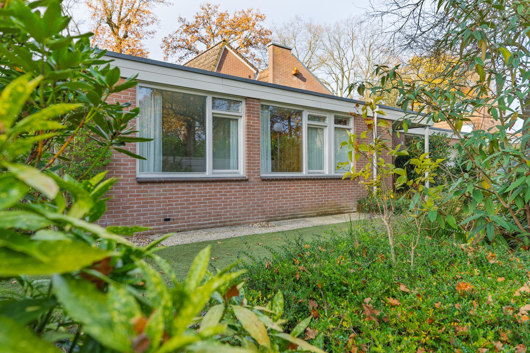 Spacious Detached Villa in Bussum's Het Spiegel with 6 Bedrooms and A Energy Label — 45