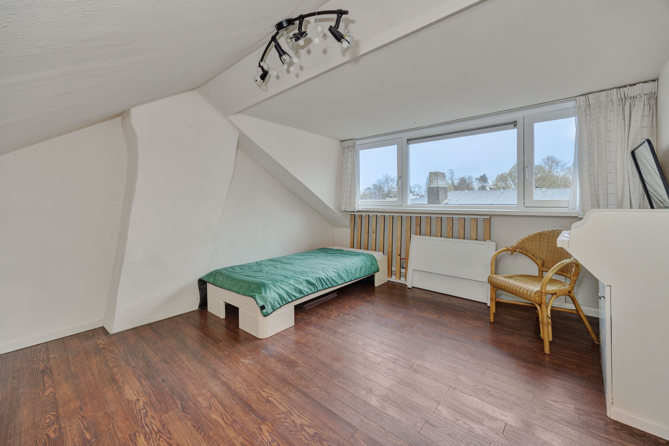 Semi-detached home with ground floor bedroom and versatile annex in Uden — 27