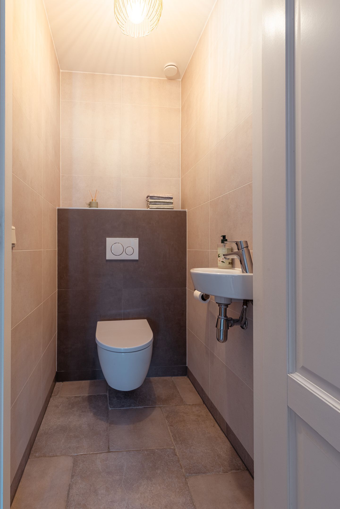Spacious Detached Villa in Bussum's Het Spiegel with 6 Bedrooms and A Energy Label — 19