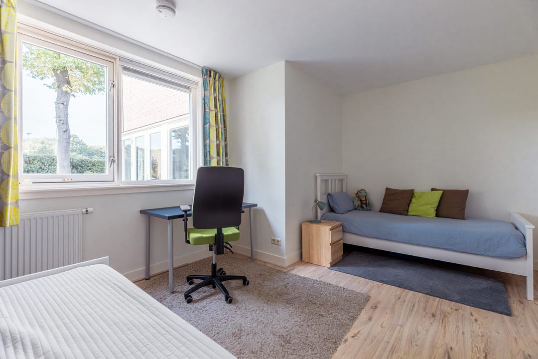 Spacious Detached Villa in Bussum's Het Spiegel with 6 Bedrooms and A Energy Label — 28