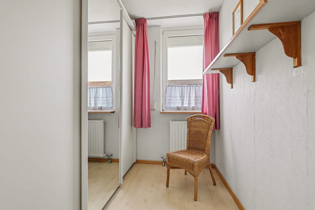 Spacious corner house with four bedrooms in peaceful Vlissingen neighborhood — 13