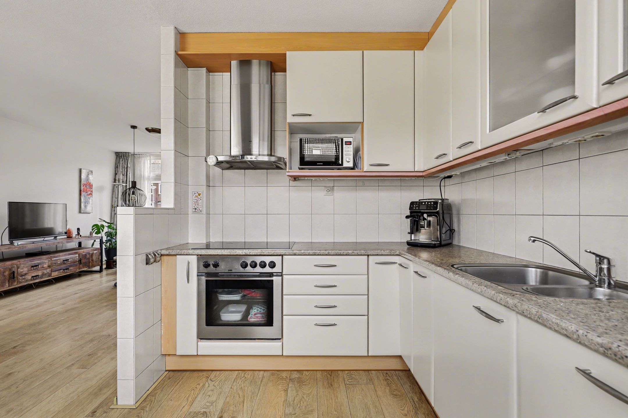 Spacious corner house with four bedrooms in peaceful Vlissingen neighborhood — 12
