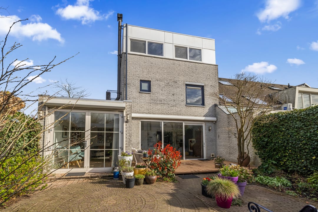 Photo 28 of R.A. Kartinistraat 97
