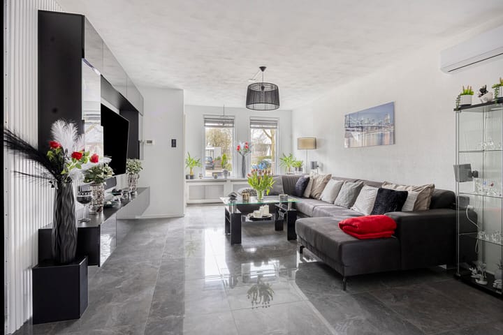 Photo 2 of Heeskesacker 2048