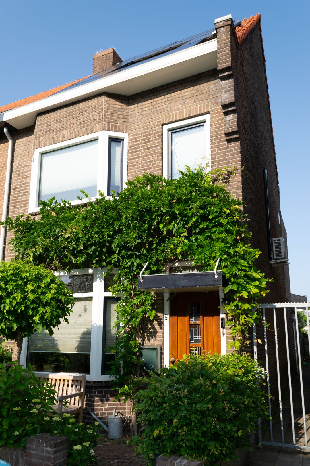 Corner House in Breda Tuinzigt — 54