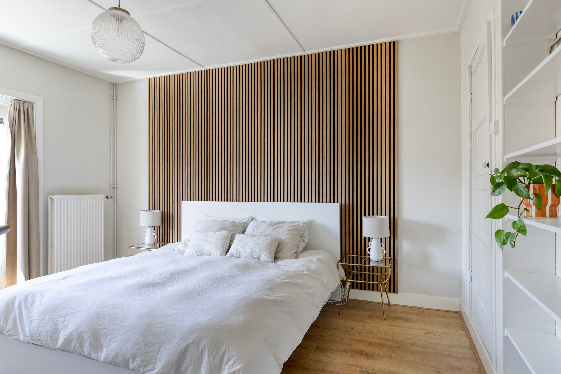 Charming Modernized 1930s Corner House with Five Bedrooms and Deep Garden — 15