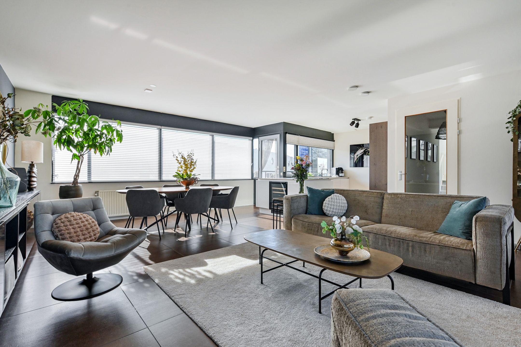 Foto 21 van Aburahout 1-F