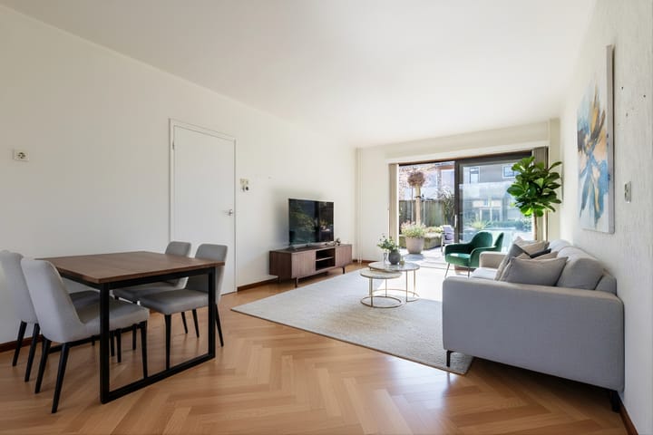 Photo 2 of Titus Brandsmastraat 99