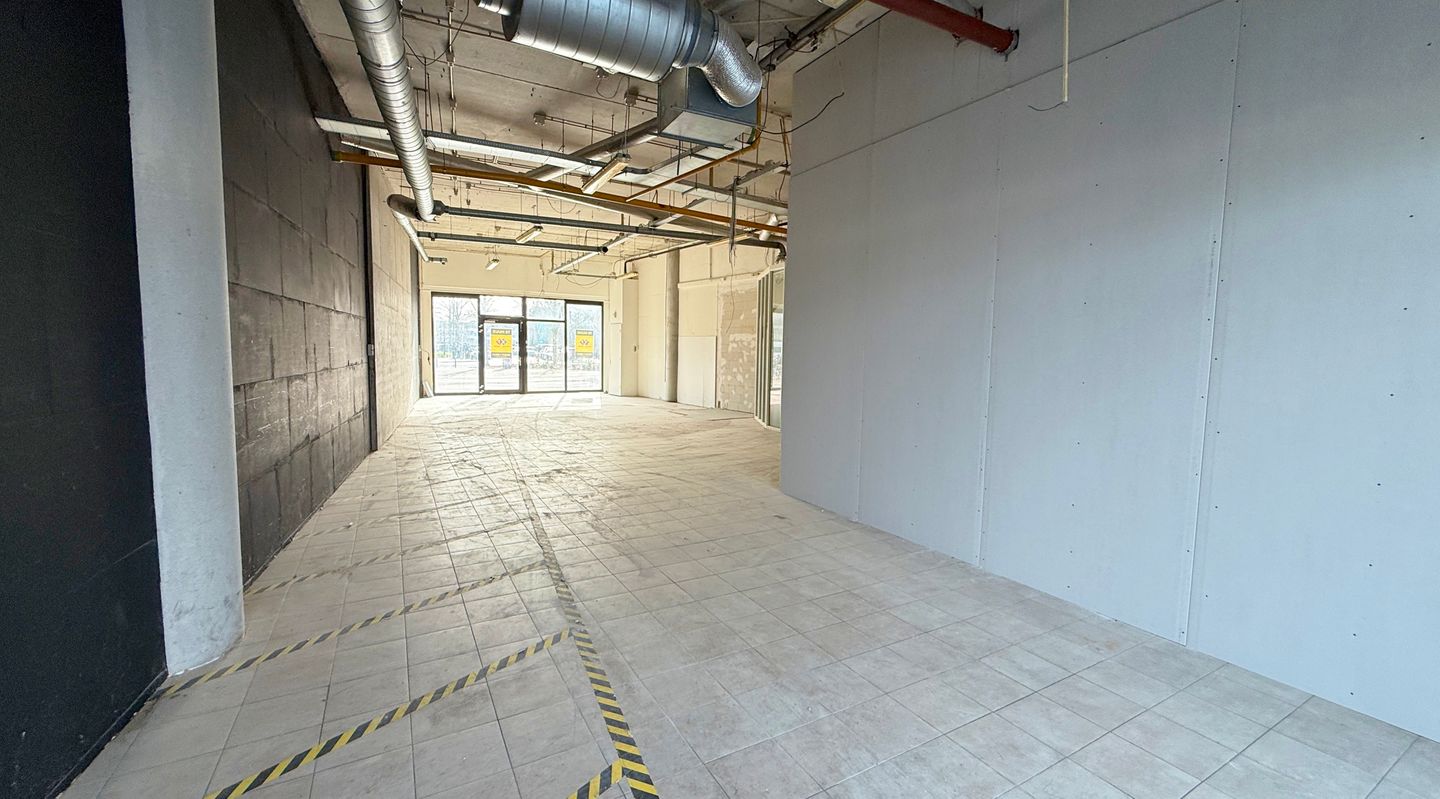 View photo 3 of Vechtstraat 135