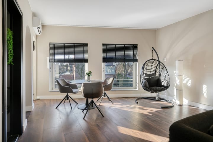 Professor Regoutstraat 9